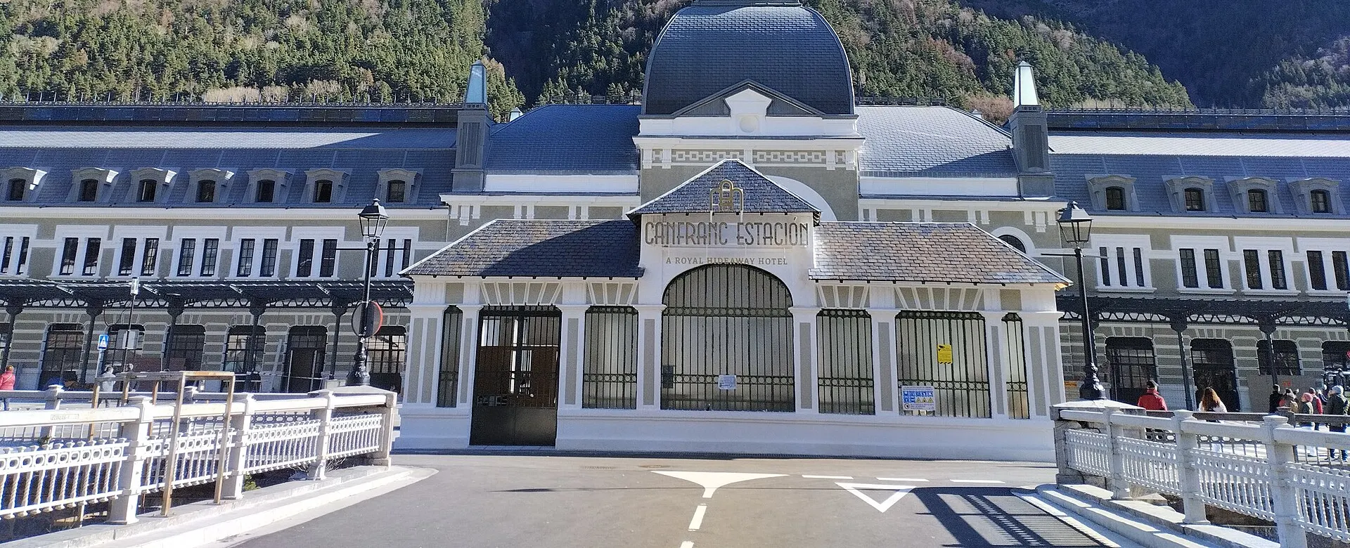 Vista de Canfranc / Estación